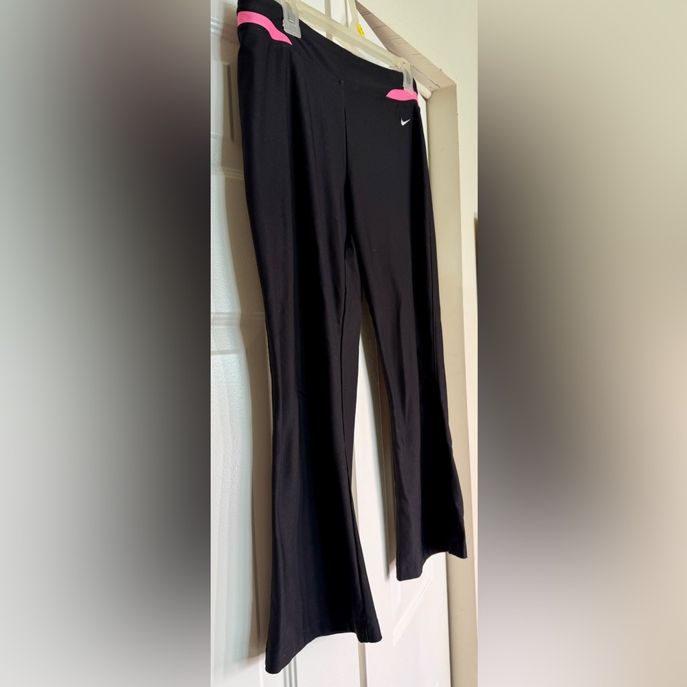 Vintage Women’s Nike Workout Dry Fit Capri Pants - Picture 2 of 9